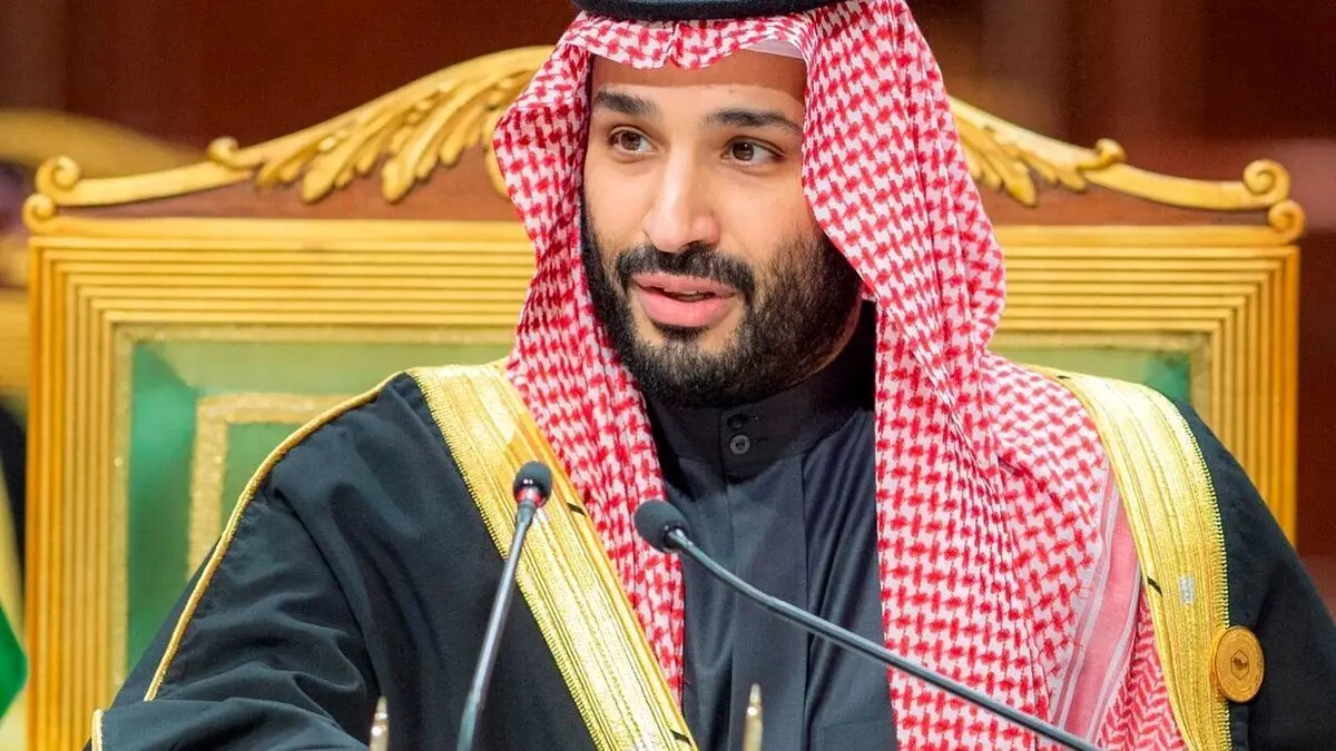 (ویدئو) محمد بن سلمان در حال رانندگی و بدون محافظ