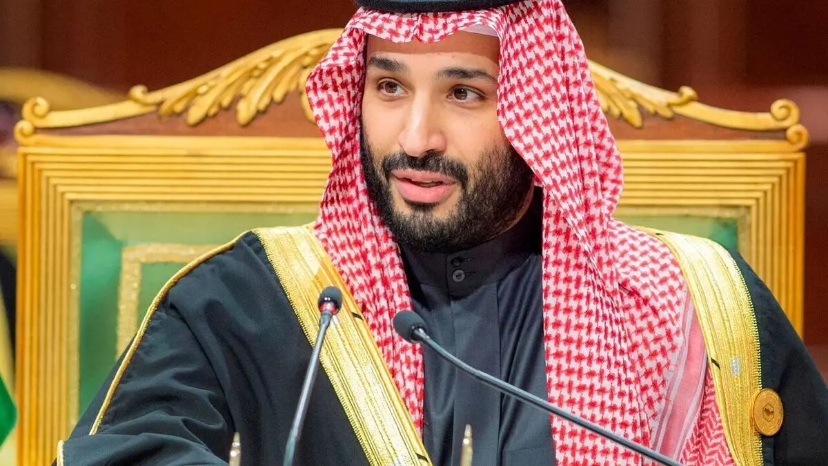 (ویدئو) محمد بن سلمان در حال رانندگی و بدون محافظ