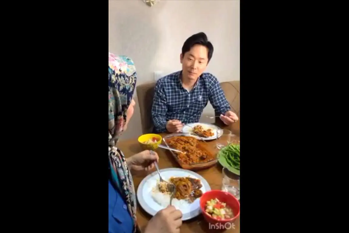 (ویدئو) فارسی حرف زدن داماد کرهای با مادرزن ایرانی در خصوص قیمه بادمجان!