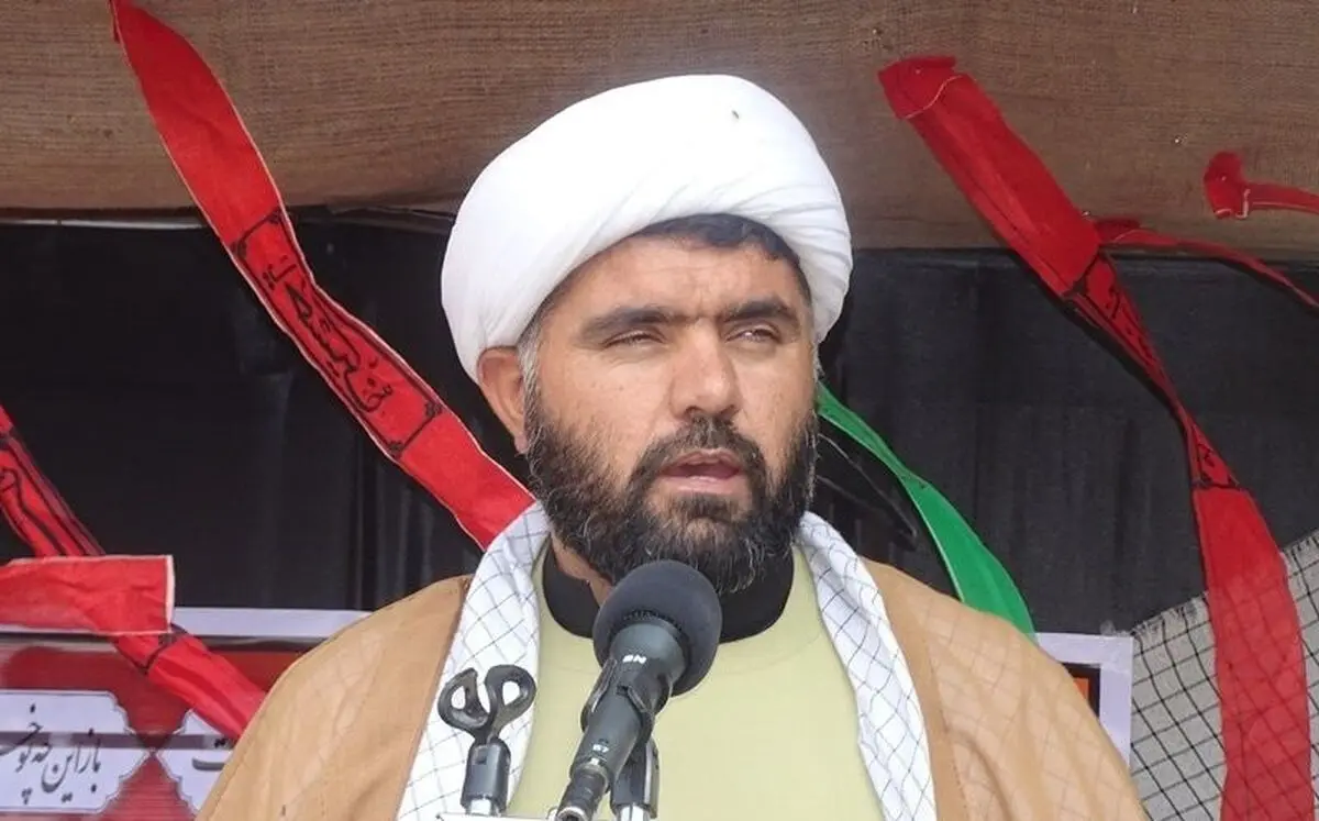 (عکس) امام جمعه‌ای که مسئولان شهر را روی آسفالت نشاند