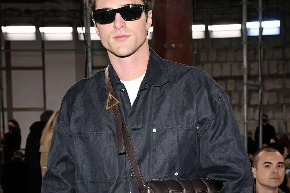 چرا اکثر مردان کیف همراه خود ندارند؟