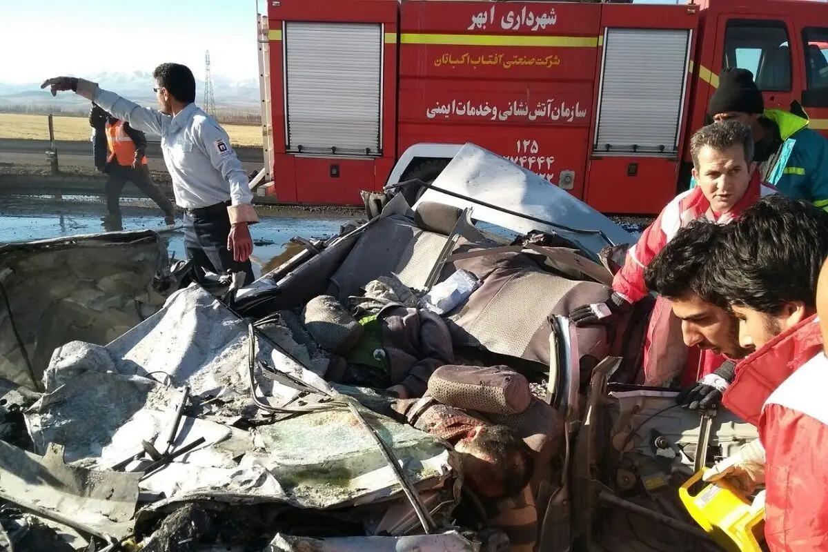 تصادف تریلی با پرشیا با ۳ کشته در اتوبان زنجان- تبریز