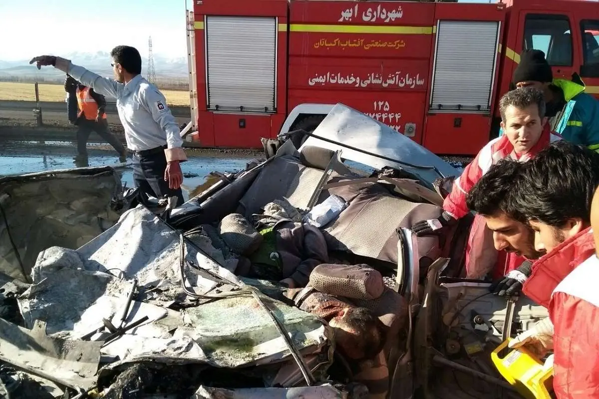تصادف تریلی با پرشیا با ۳ کشته در اتوبان زنجان- تبریز