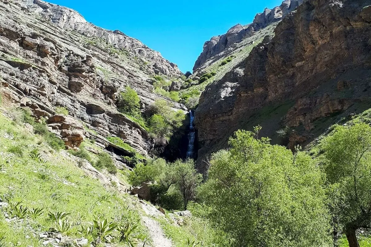 آبشار زیبا و بی‌نظیر کلوگان در لواسان