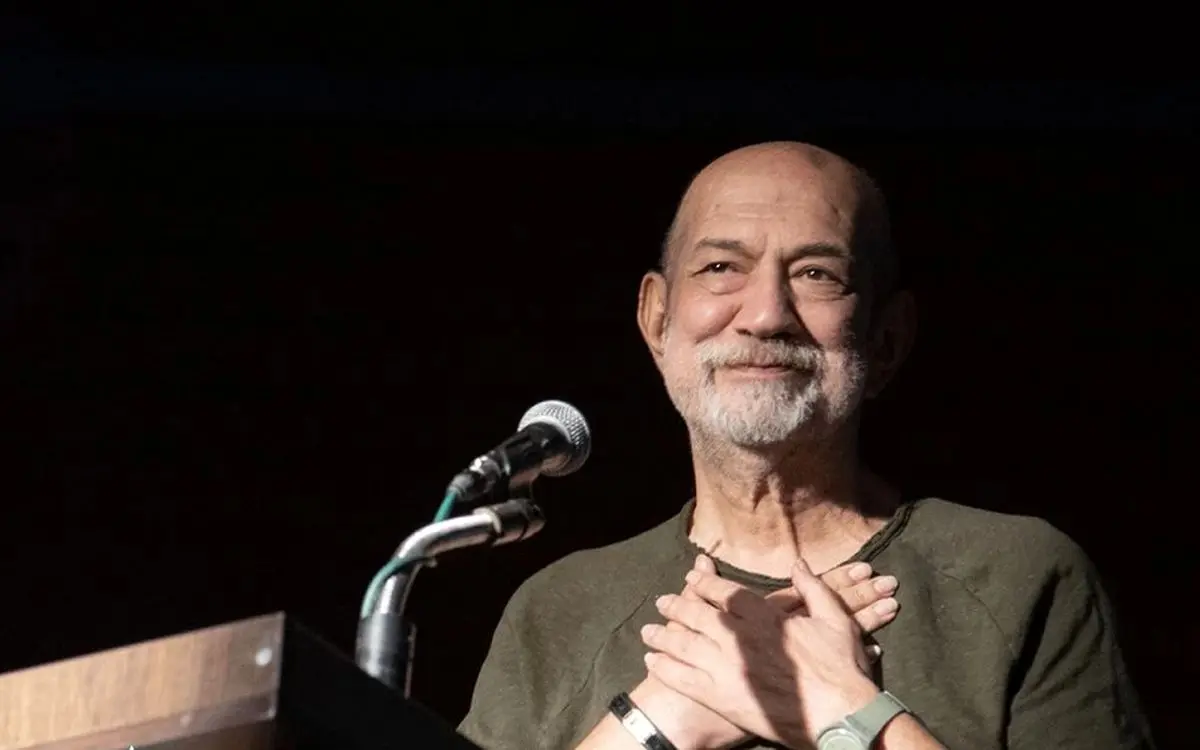 (ویدئو) لحظاتی از نقش‌آفرینی آتیلا پسیانی در «محله برو بیا»