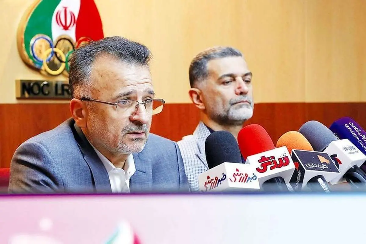 عشق صندلی یا عشق خدمت