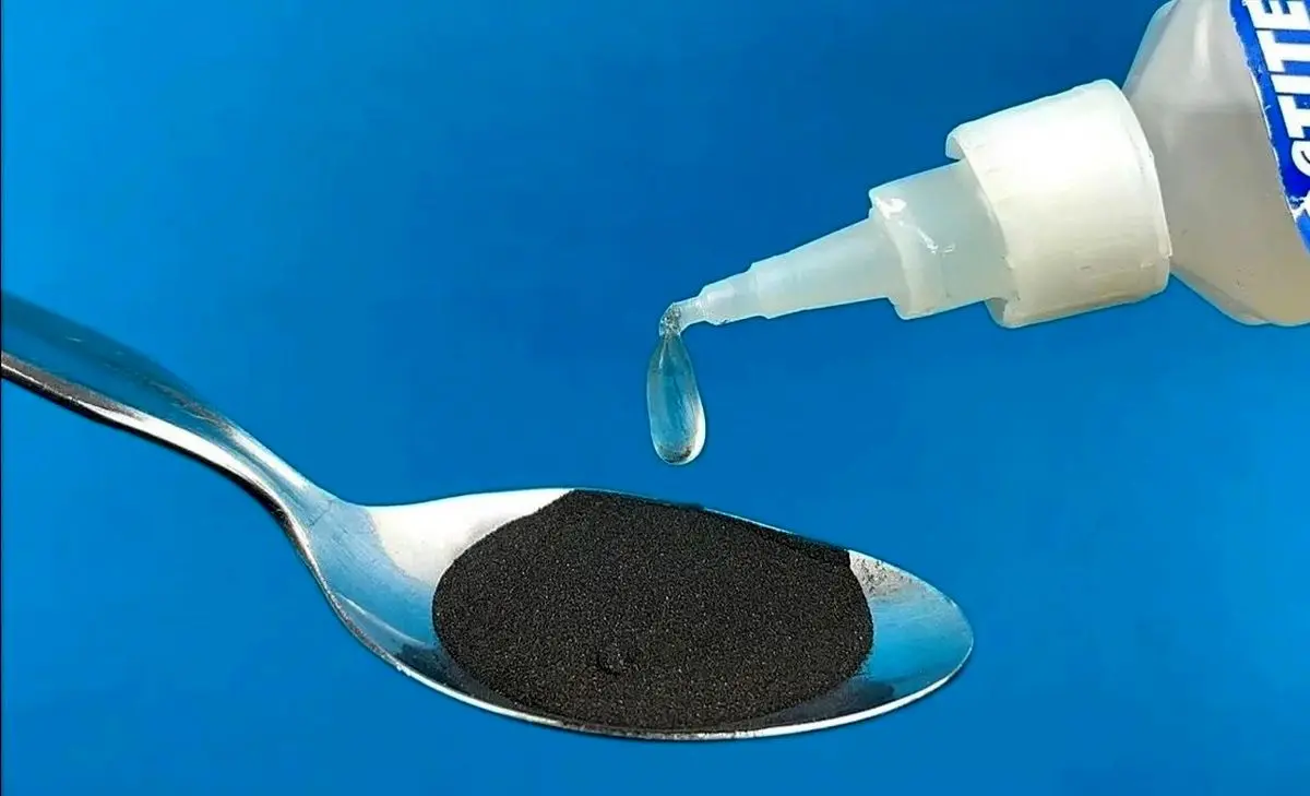 (ویدئو) اگر روی پودر آهن چسب قطره‌ای بریزید، چه اتفاقی رخ می‌دهد؟