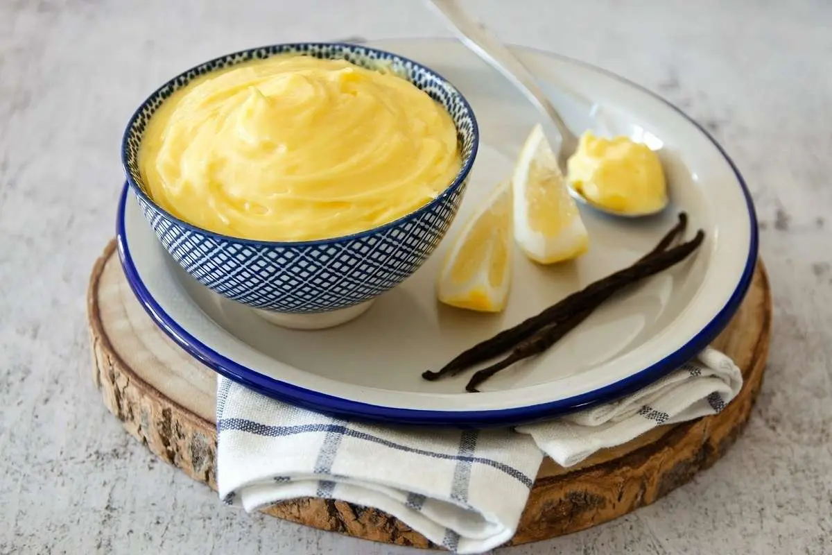 طرز تهیه کاسترد مجلسی با مواد بسیار ساده