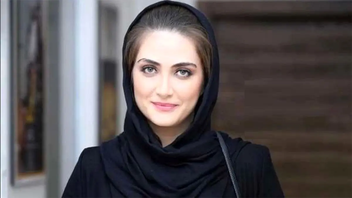 تصویری جالب از بازیگر «زخم کاری» در حال پیانو زدن