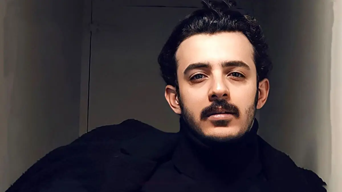 (ویدئو) یاد‌ها و خاطره‌ها؛ کودکی علی شادمان (یاغی) در برنامه فرزاد حسنی ۱۳۸۶