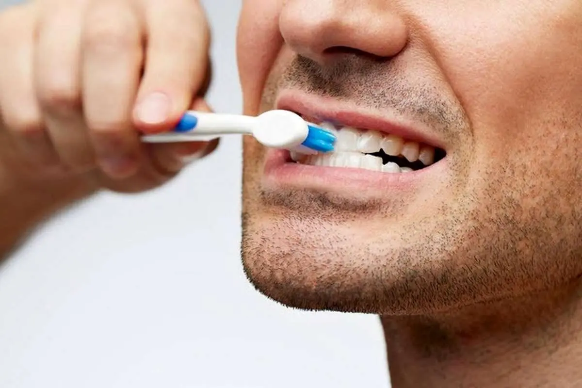 (ویدئو) با زنجبیل، جوش شیرین و لیموترش دندانهایتان را سفید کنید