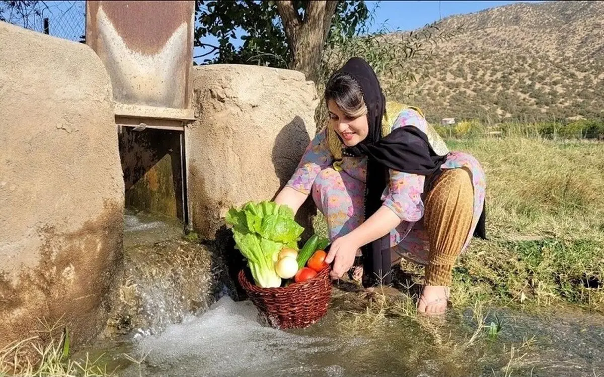 (ویدئو) غذای روستایی؛ پخت چلو مرغ ذغالی به سبک کدبانوی روستایی کردستانی