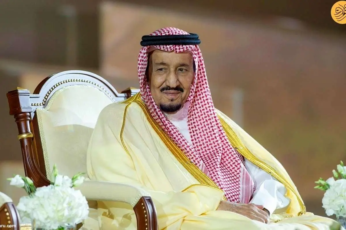 (عکس) پادشاه عربستان در کنار نوه و نتیجه‌اش