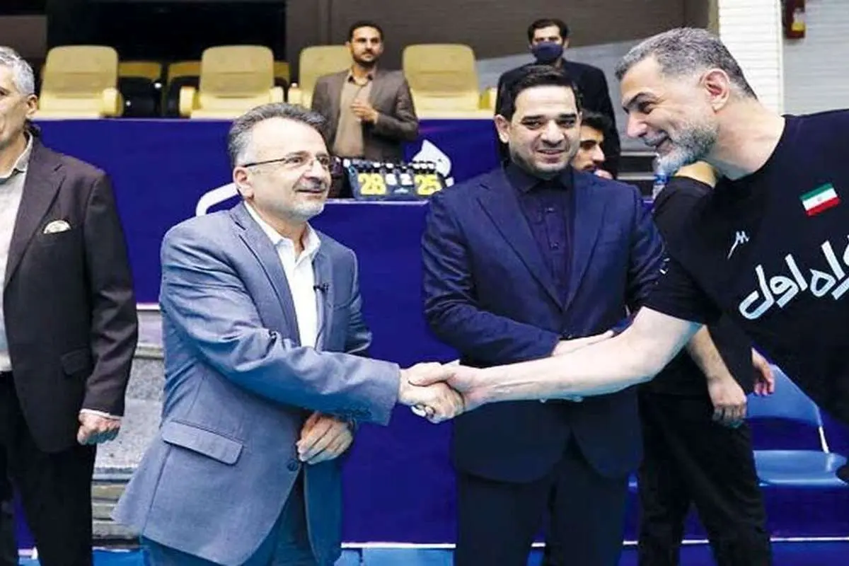 داورزنی؛ مدیر وعده و عذرخواهی