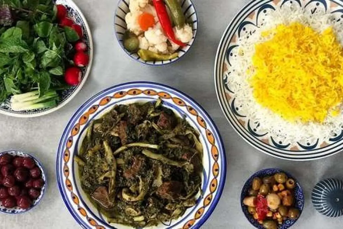 عوارض و نبایدهای مصرف ترشی + غذاهای مضر با ترشی