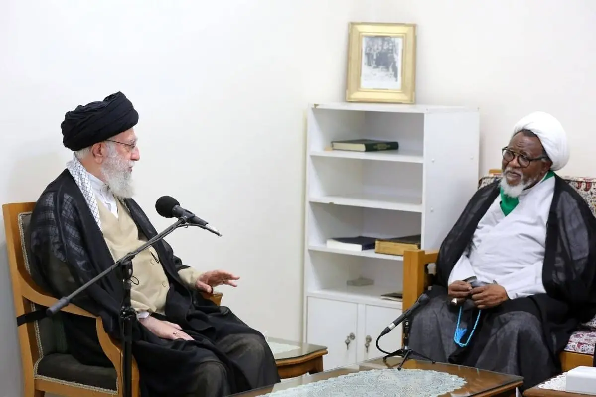 رهبر انقلاب: همه دنیای اسلام باید به مردم فلسطین کمک کنند