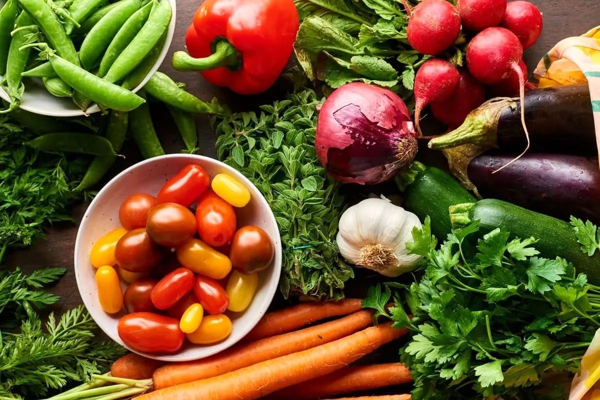 (ویدیو) ترفندِ تازه نگه داشتن میوه‌ها در یخچال برای چند روز