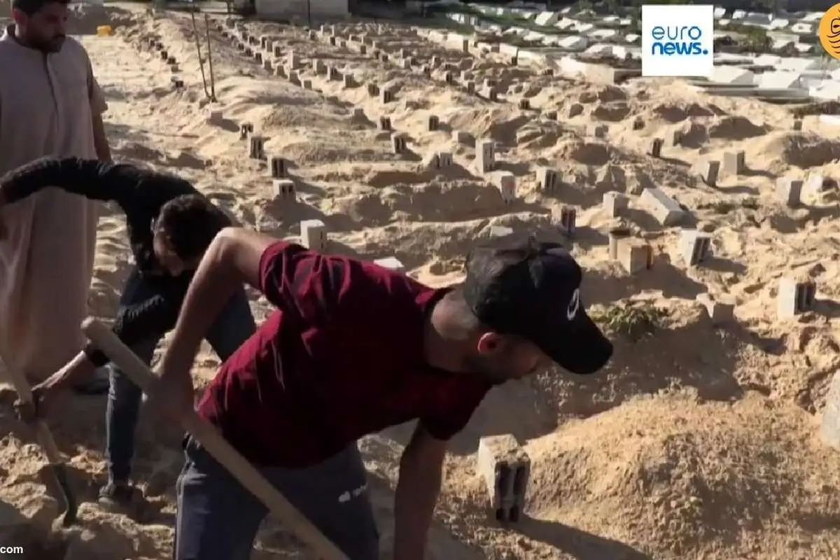 (ویدئو) دفن فلسطینیها در گورهای دسته جمعی؛ اکثر اجساد ناشناس هستند