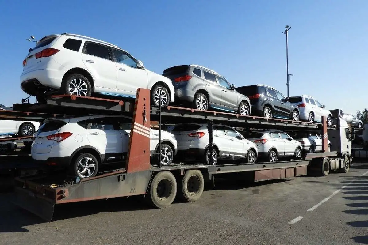 (ویدئو) واژگونی تریلی حامل خودروهای وارداتی هایما در اتوبان آزادگان