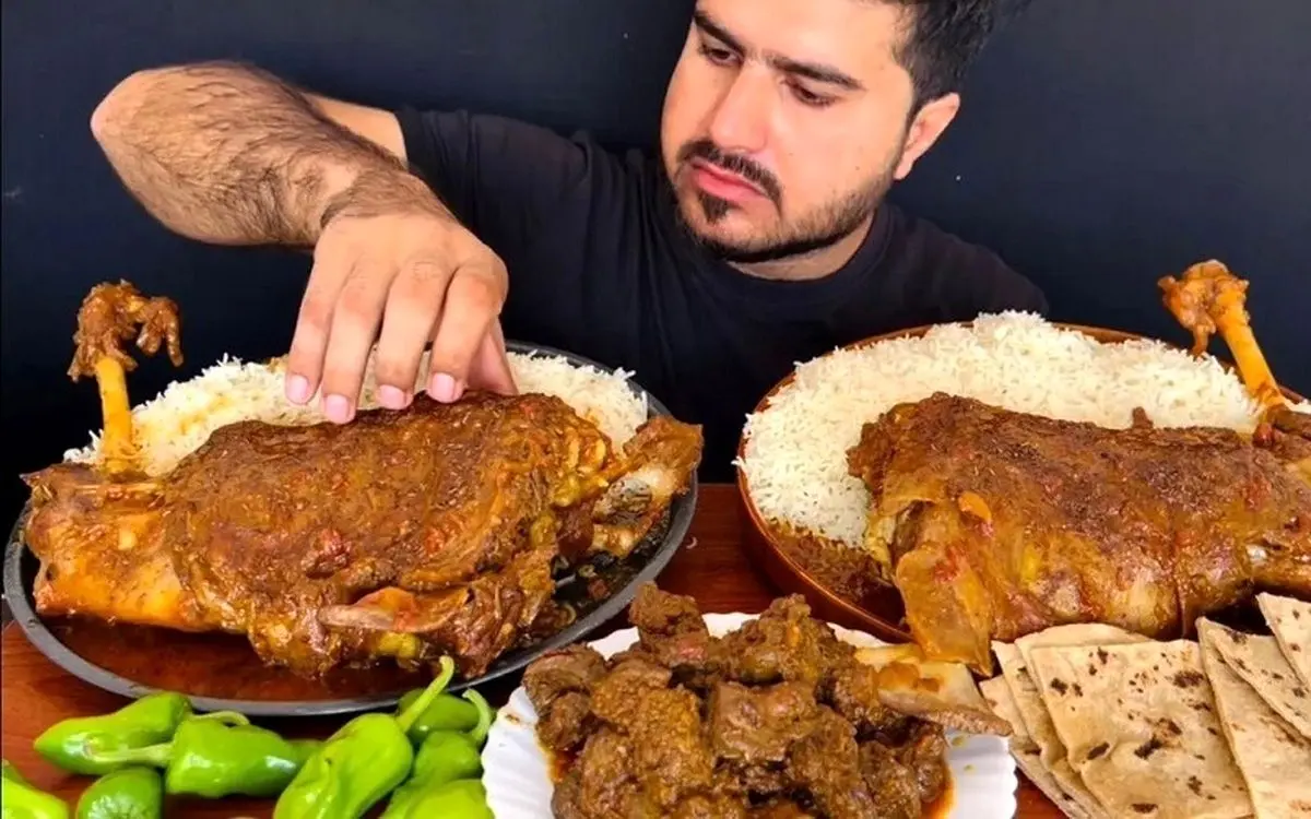 (ویدئو) خوردن ۵ کیلوگرم چلو گوشت و چلو جگر توسط جوان پاکستانی