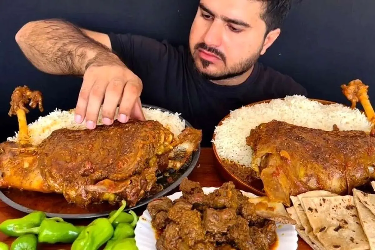 (ویدئو) خوردن ۵ کیلوگرم چلو گوشت و چلو جگر توسط جوان پاکستانی