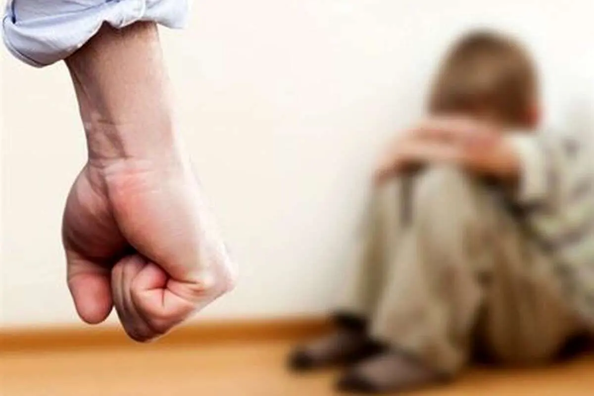 پسر ۷ ساله قربانی آزارهای سیاه جوان همسایه شد!