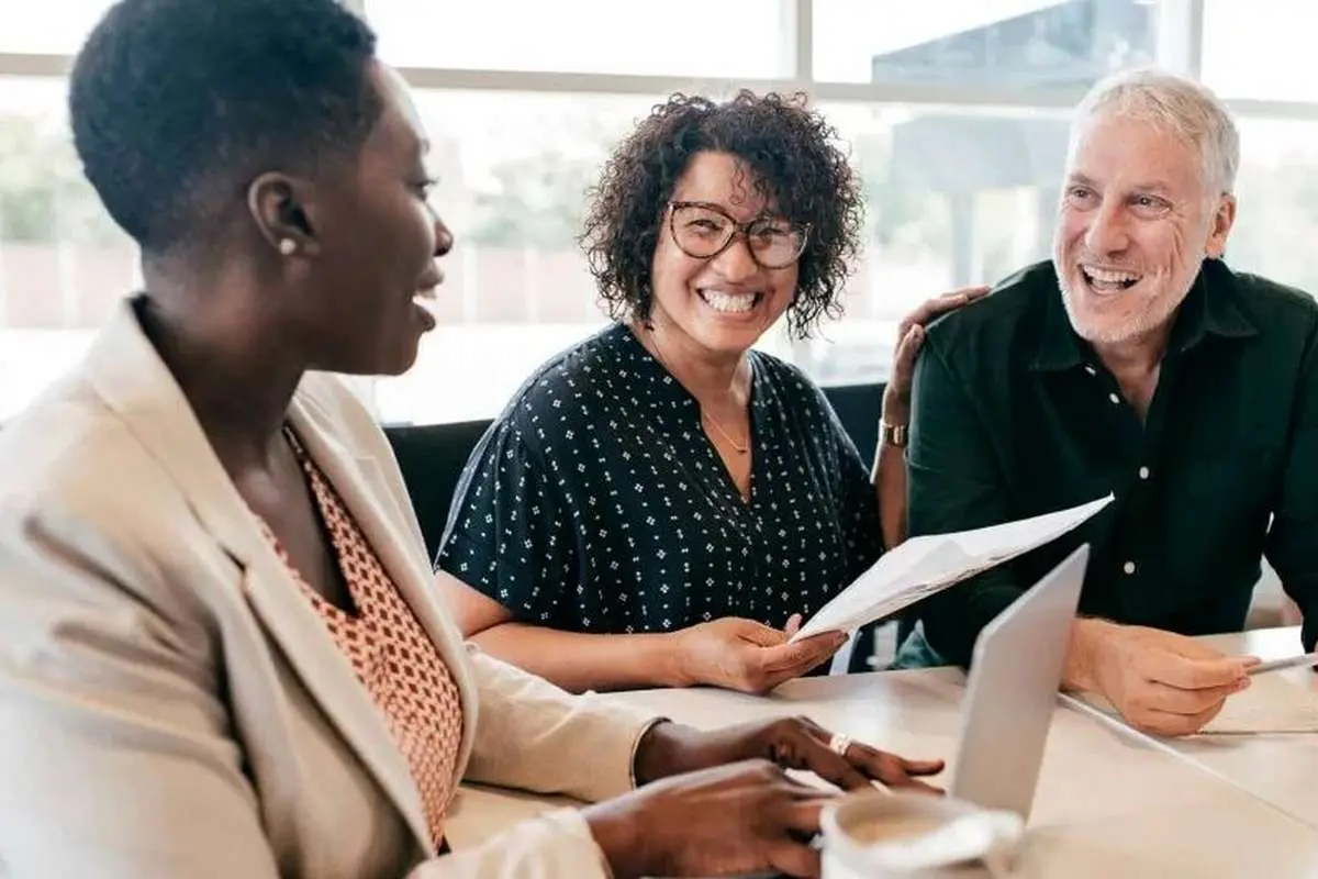 ۵ کاری که میلیونر‌ها با پول خود انجام می‌دهند و افراد طبقه متوسط می‌توانند از آنان بیاموزد