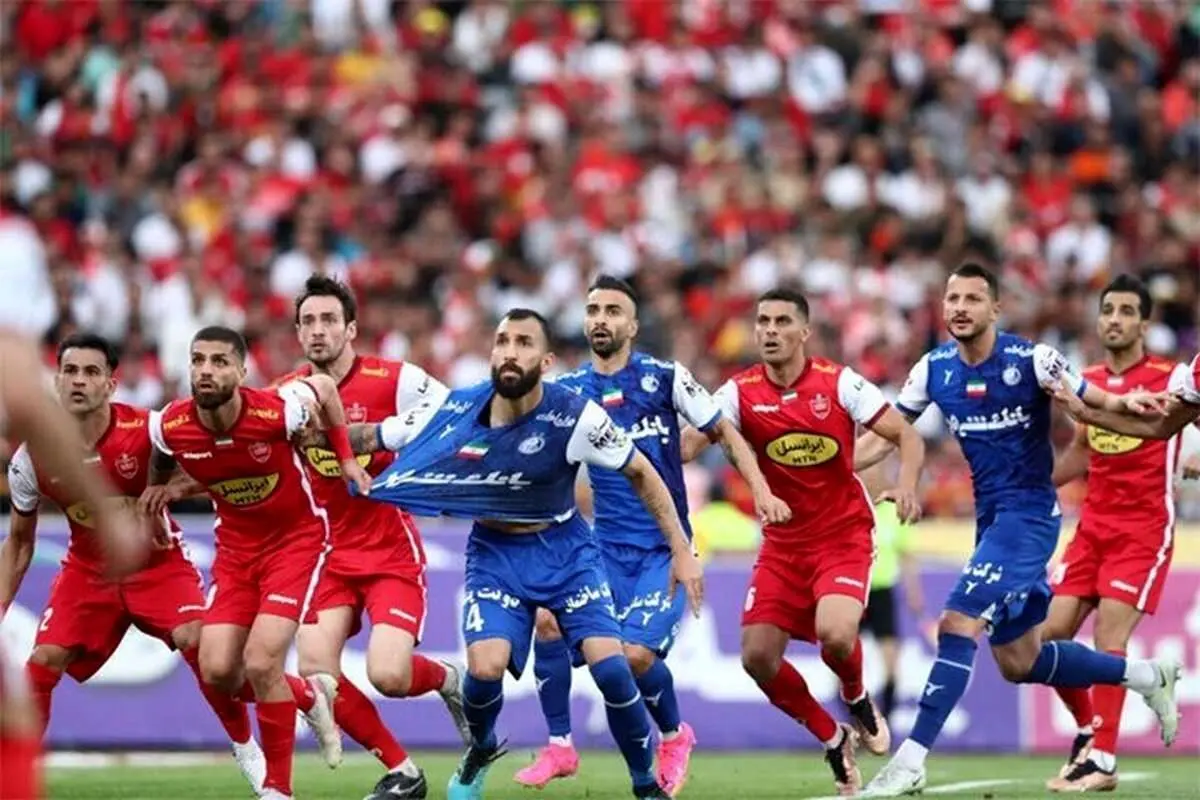 دروازهبان استقلال در راه پرسپولیس