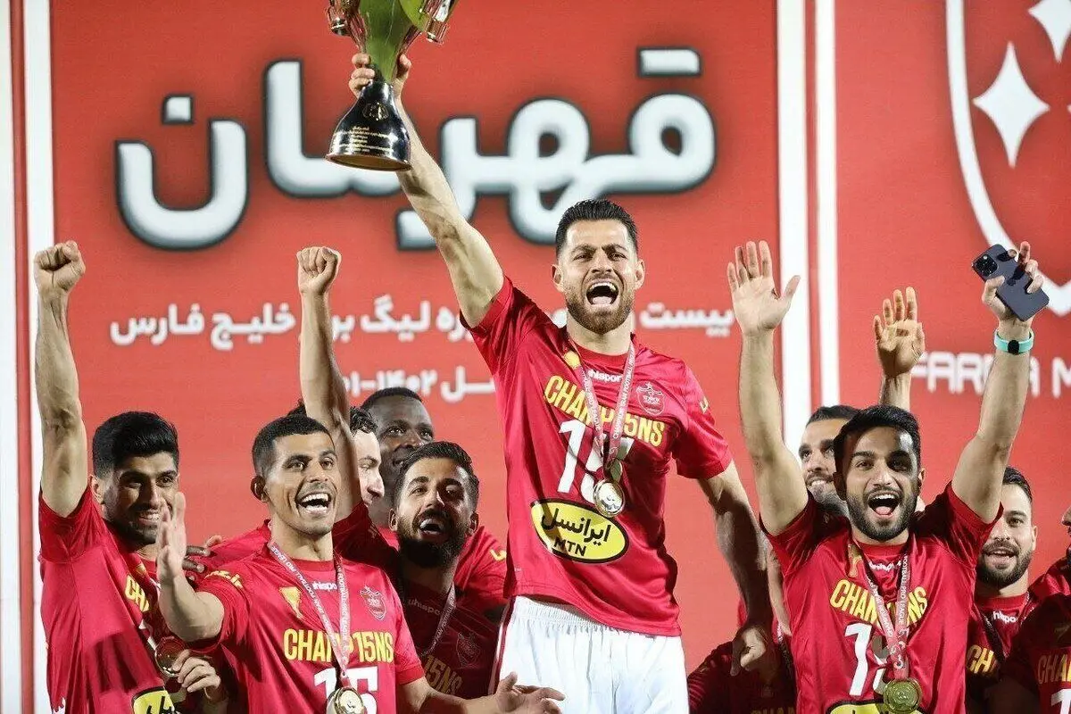 باهویی با جام پرسپولیسی‌ها عکس نگرفت!