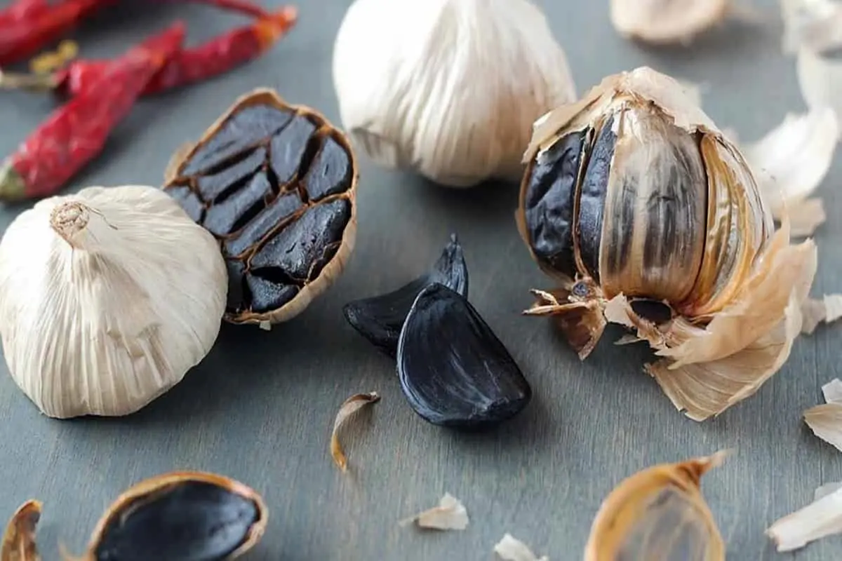 خواص شگفت انگیز سیر سیاه برای سلامتی