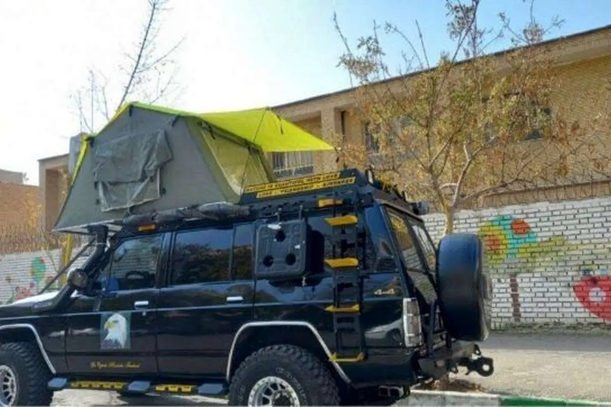 (عکس) وحشت شهروند مشهدی از زلزله و خوابیدن در خیابان!