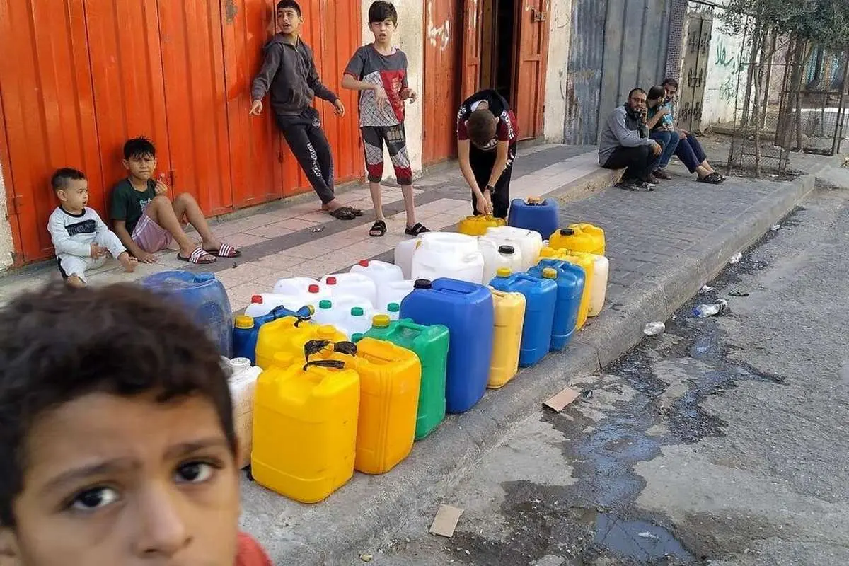 (تصاویر) بحران آب آشامیدنی در غزه