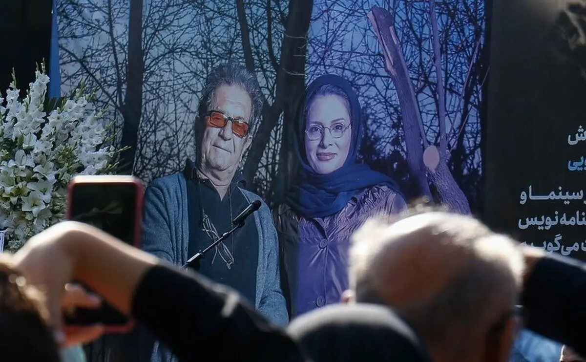متن و حاشیه مراسم تشییع پیکر داریوش مهرجویی و همسرش