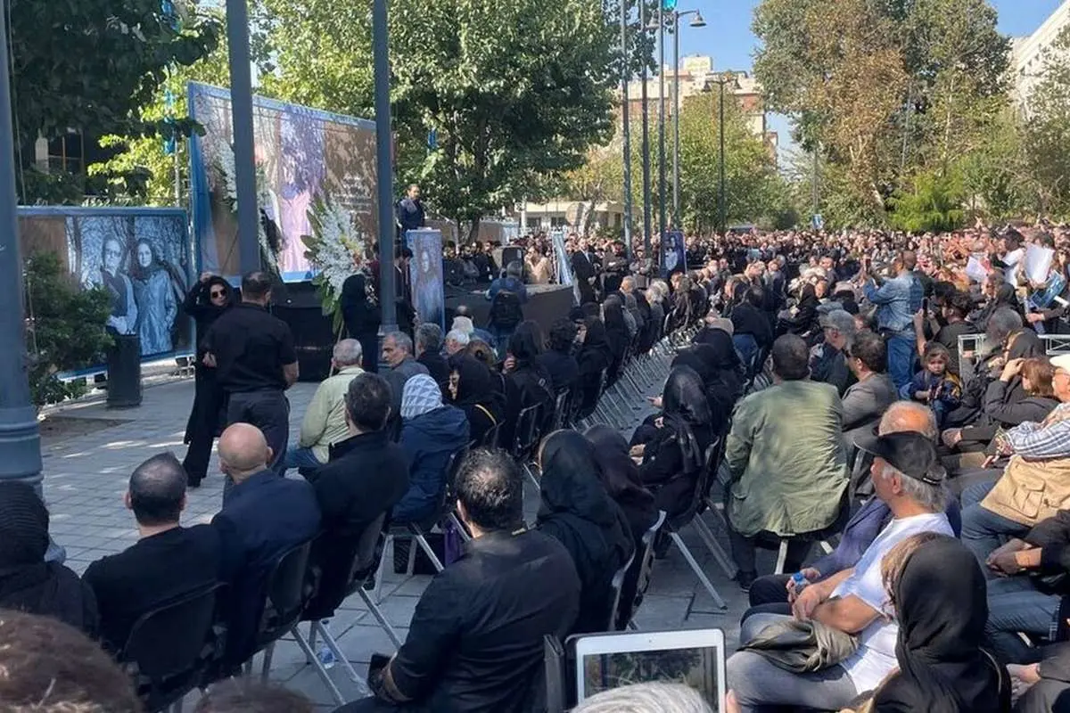 (ویدیو) حیرت تمام نشدنی بهرام رادان در مراسم عزای مهرجویی