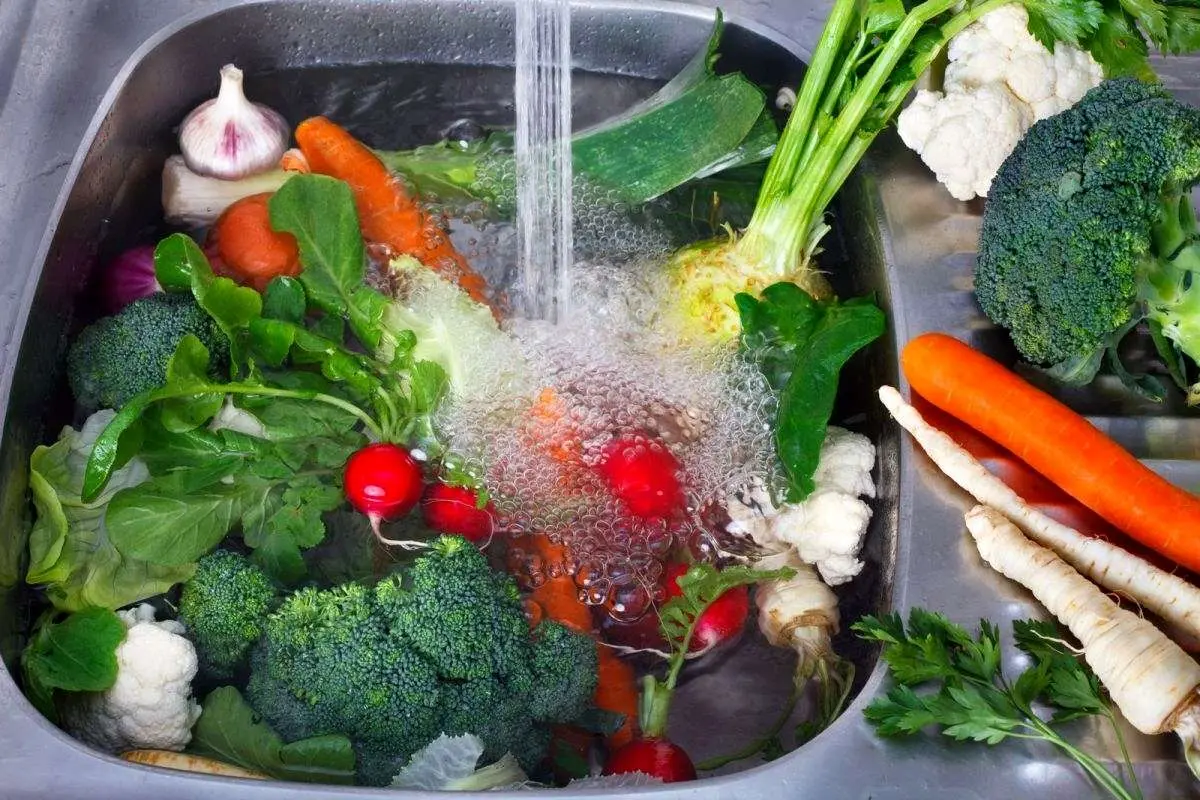 استفاده از مایع ظرفشویی برای «شستشوی سبزی» ممنوع