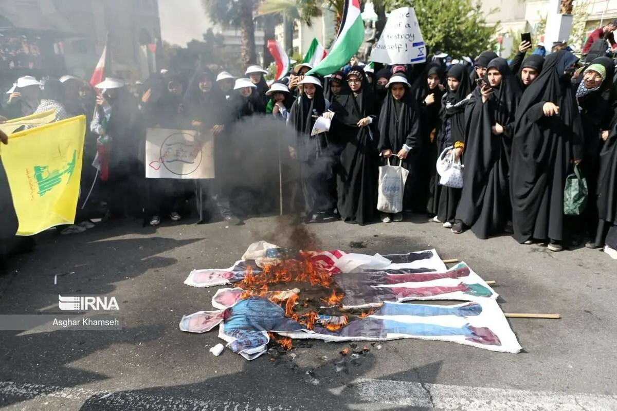 (تصاویر) اجتماع دانشآموزان در حمایت از کودکان غزه