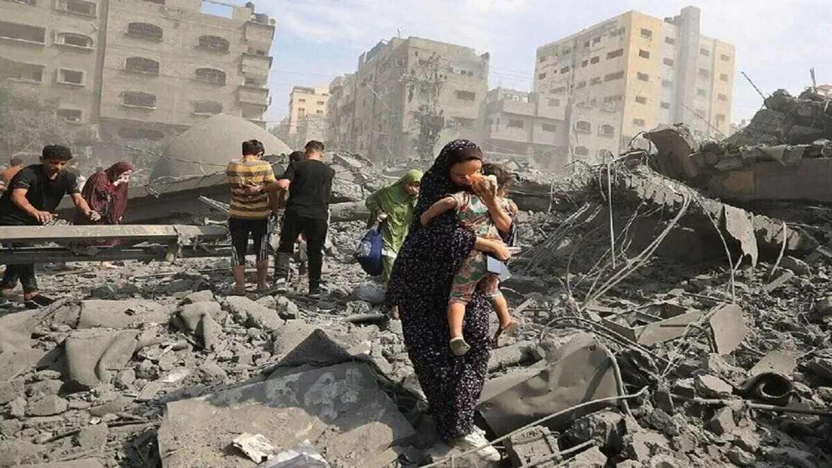 (ویدئو) نجات معجزه‌آسای کودک فلسطینی از زیر آوار