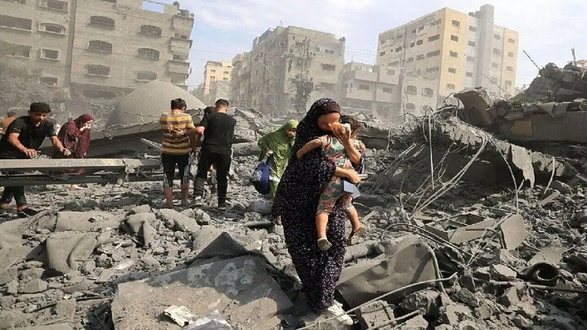 (ویدئو) نجات معجزه‌آسای کودک فلسطینی از زیر آوار