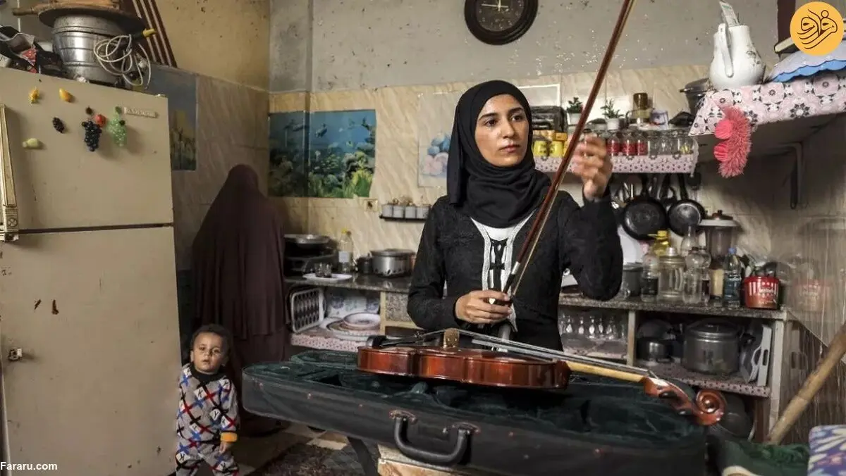 (ویدئو) دختر فلسطینی برای غلبه بر ترس بمباران غزه آواز می‌خواند!