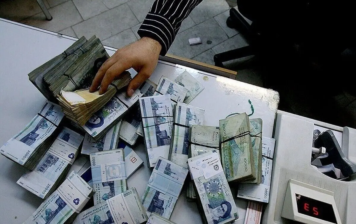 خبر فوری درباره حقوق کارمندان در سال آینده/ حقوق و عیدی کارمندان چه تغییری می‌کند؟