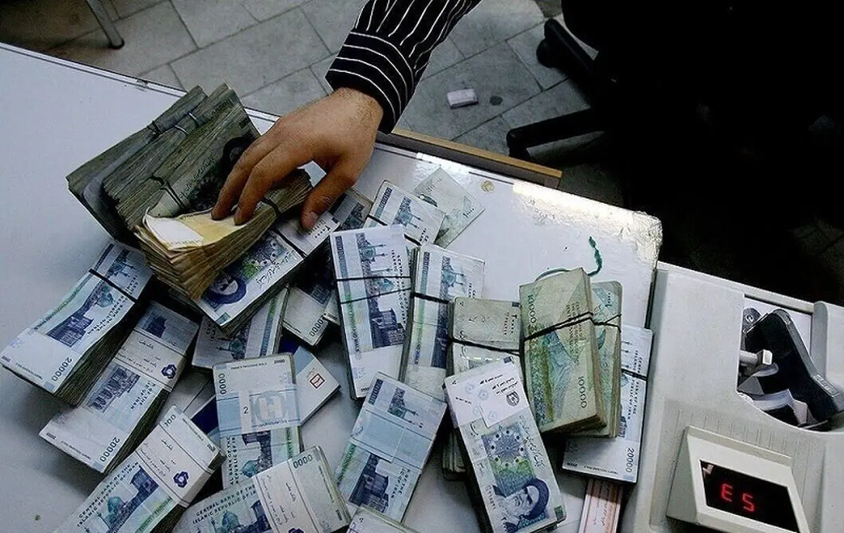 خبر فوری درباره حقوق کارمندان در سال آینده/ حقوق و عیدی کارمندان چه تغییری می‌کند؟