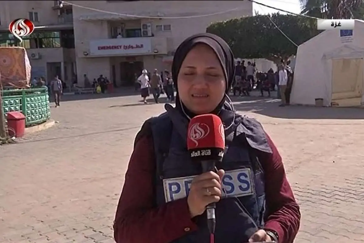 (ویدئو) لحظه بیهوششدن خبرنگار العالم در غزه هنگام پخش زنده