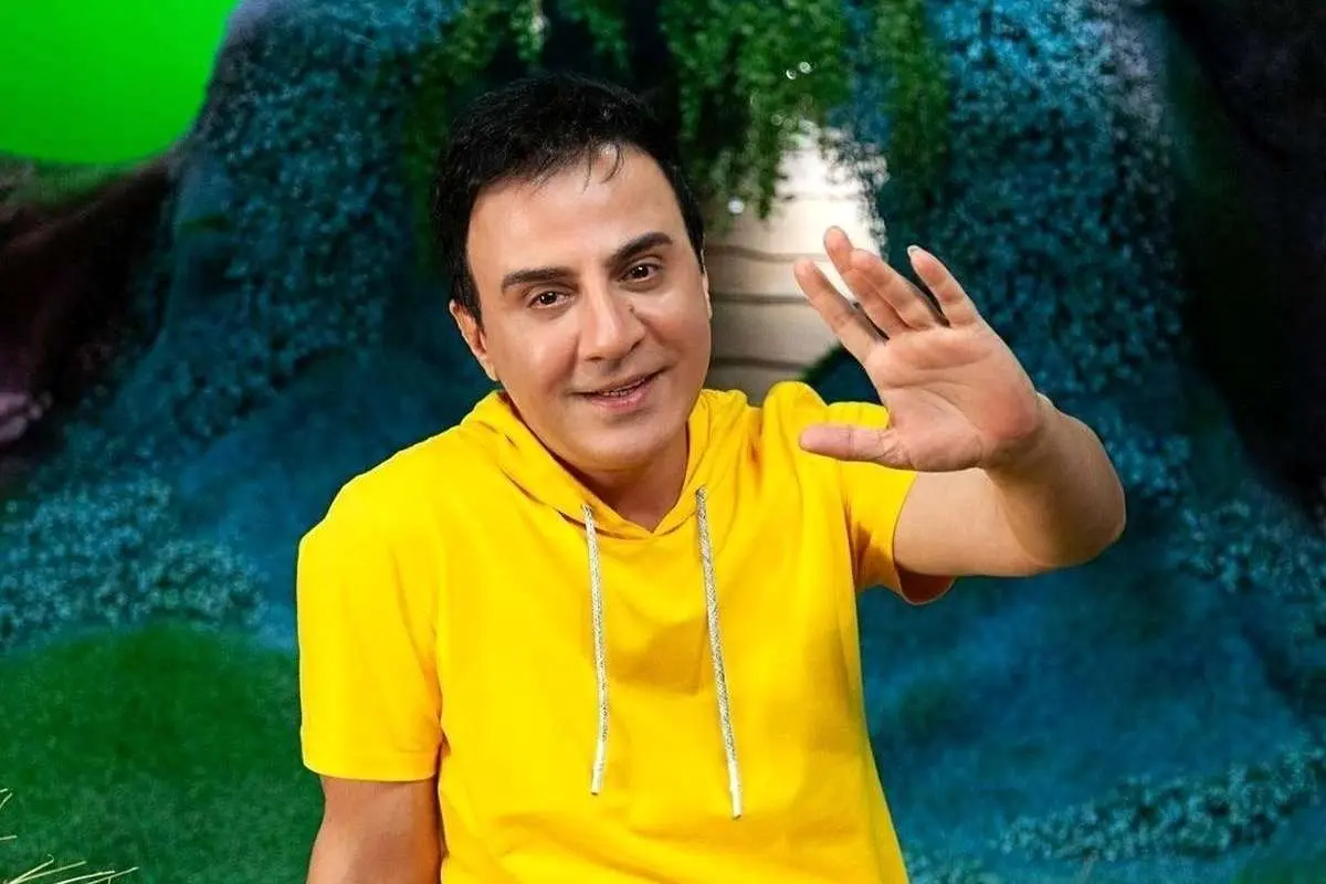 عکس عجیب عموپورنگ با یک خرس زرد!