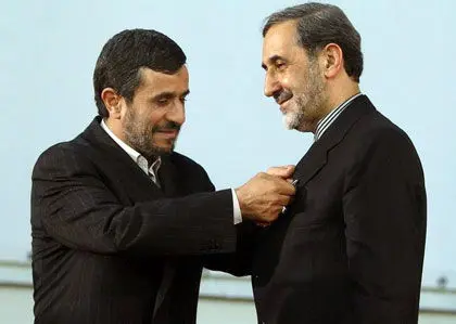عکس> نشان درجه  یک دولت بر سینه ولایتی