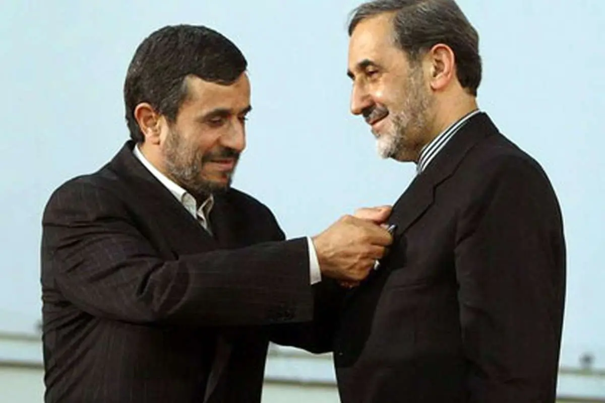 عکس> نشان درجه یک دولت بر سینه ولایتی