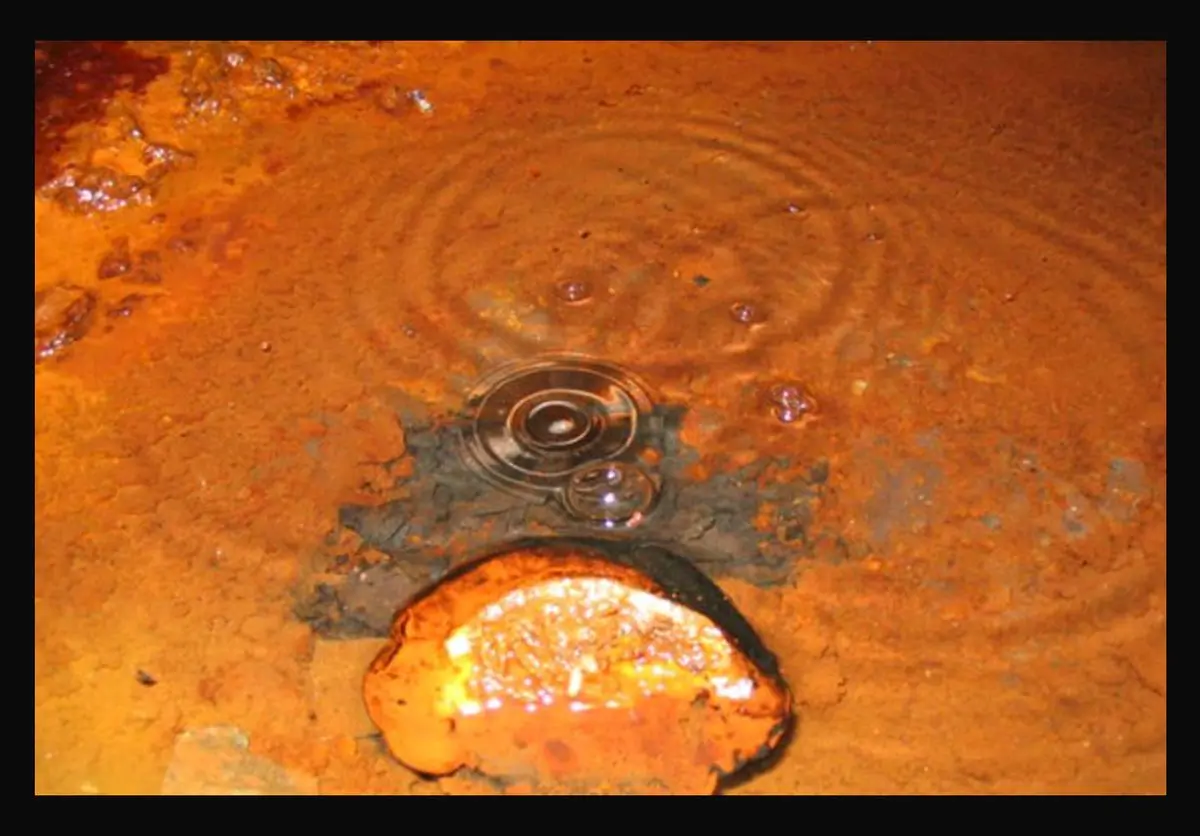 کشف قدیمی‌ترین «آب» کره زمین که یک دانشمند آن را خورد!