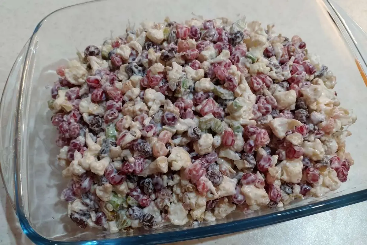 طرز تهیه سالاد انار و گل کلم مجلسی با مواد ساده