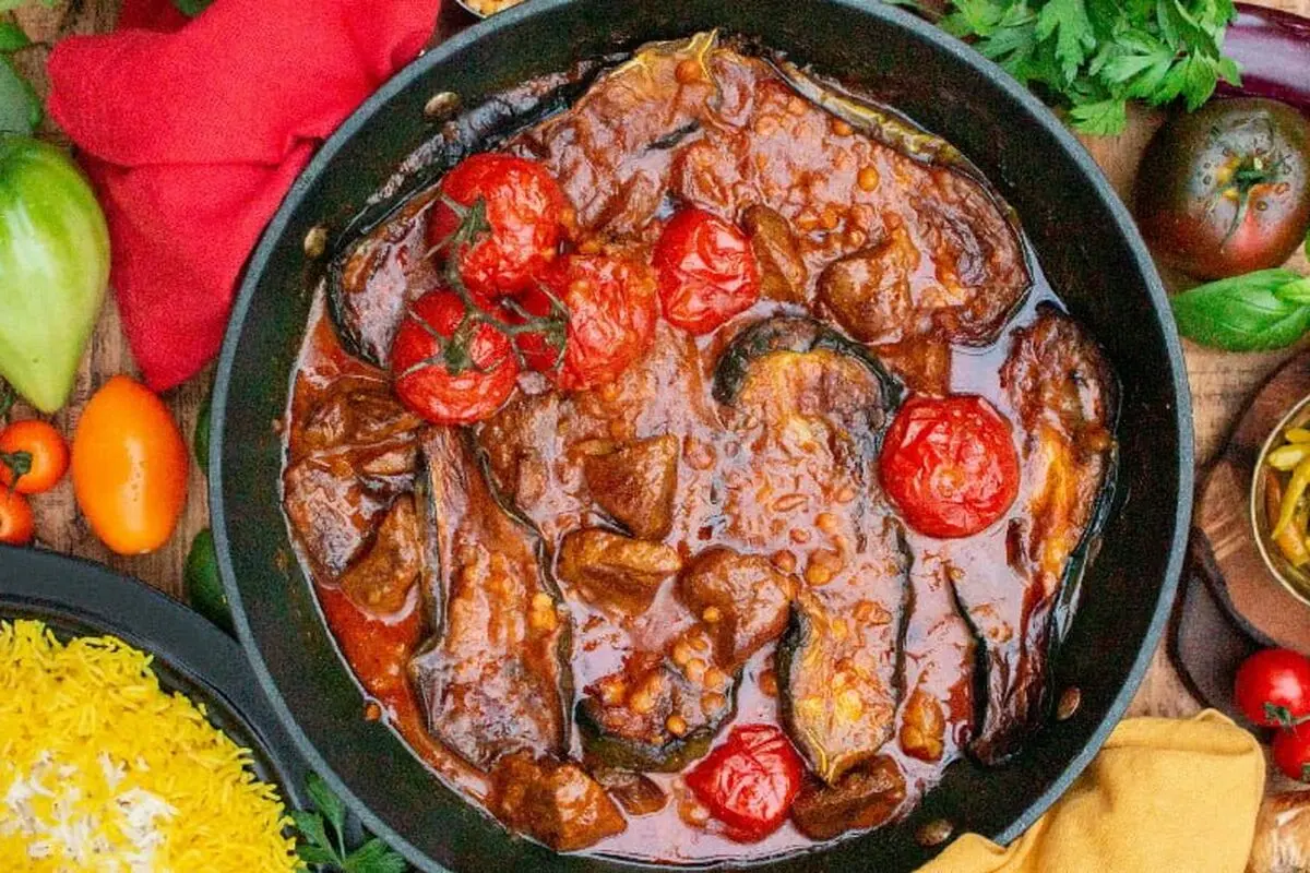 طرز تهیه خوشمزه‌ترین و اصیل‌ترین خورش ایرانی‎