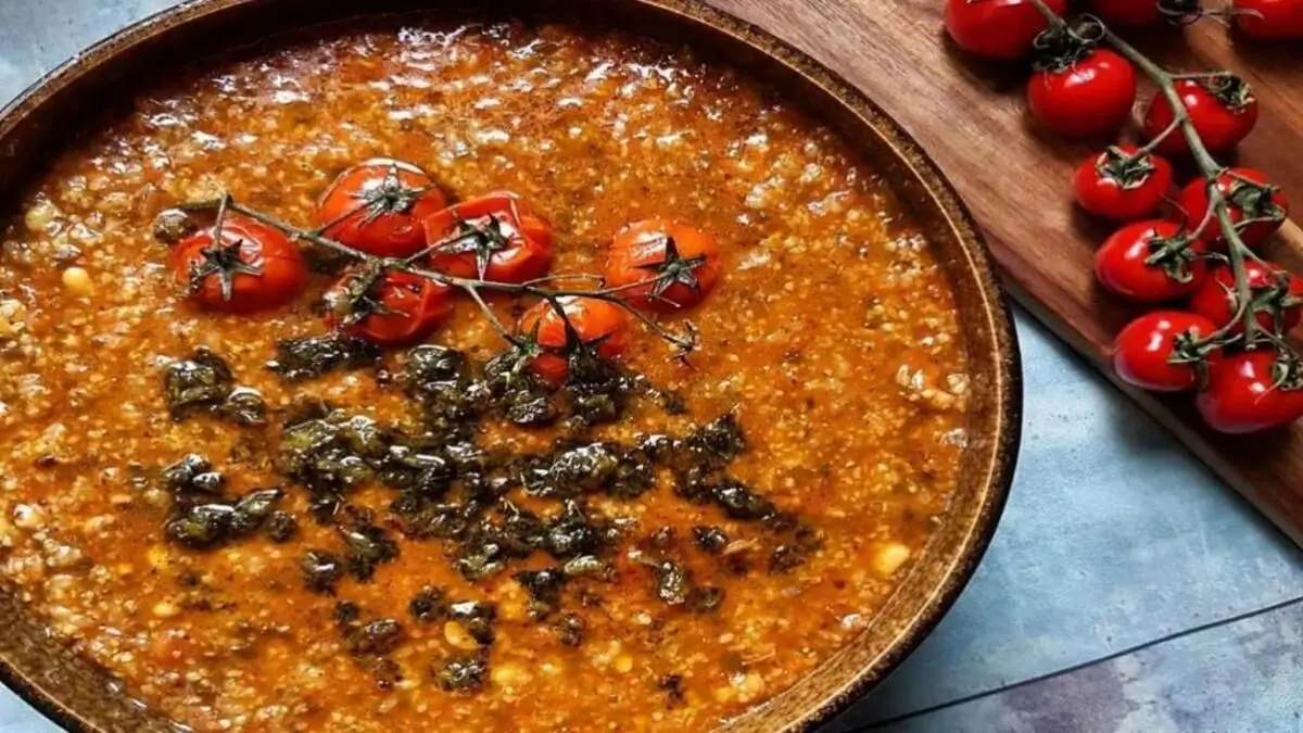 طرز تهیه آش ترش خوشمزه به روش گیلانی