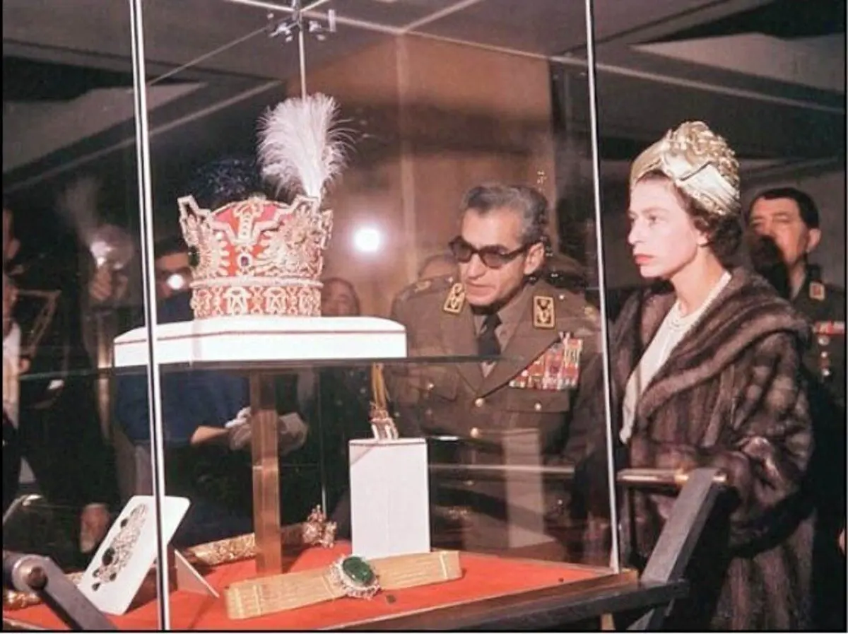 (تصویر) وقتی ملکه الیزابت به تهران آمد و با شاه ملاقات کرد!
